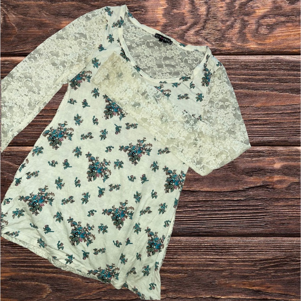 Lace Longsleeve Floral Print Lace Back Top